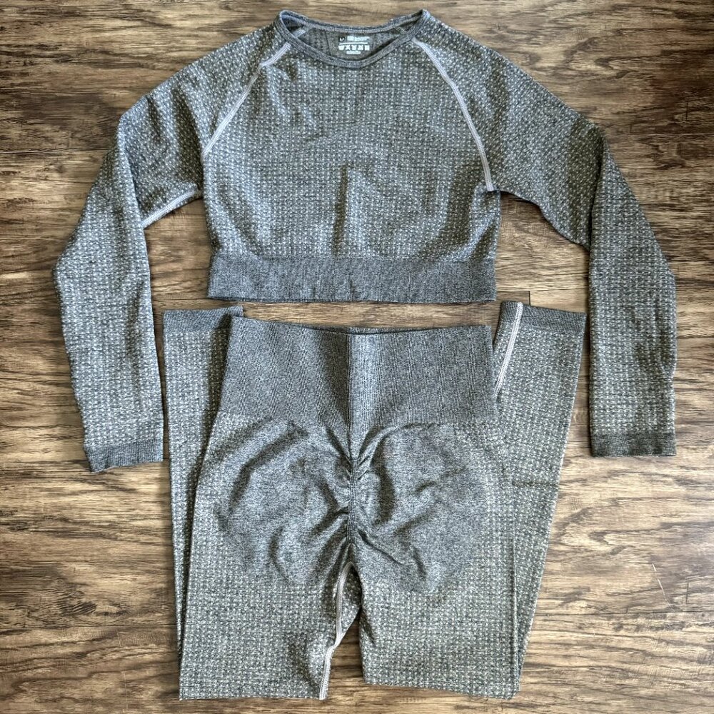 High Waist Leggings and Long Sleeve Crop Top